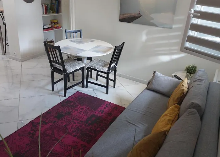 logement tout près du centre avec grand garage gratuit