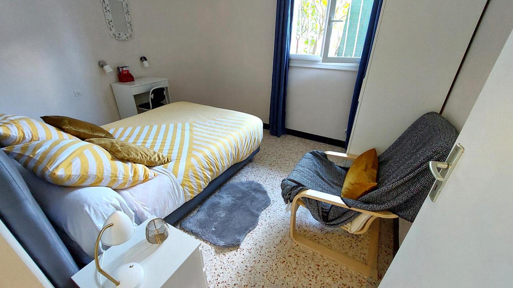 Près Du Centre Avec Grand Garage Gratuit * Nîmes